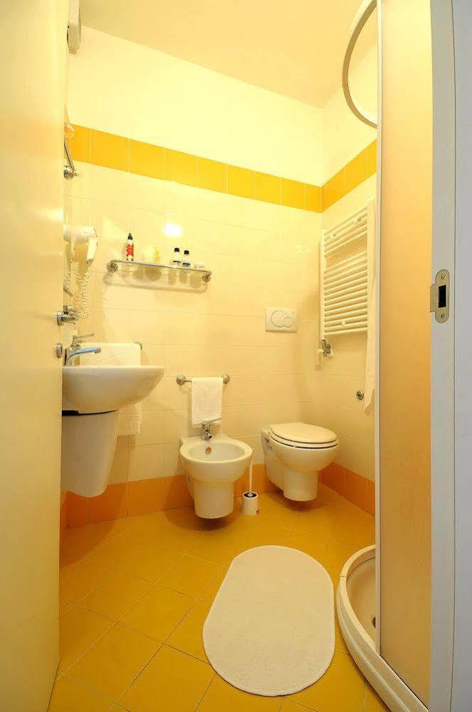Barocco.Oberdan Bed & Breakfast Lecce Luaran gambar